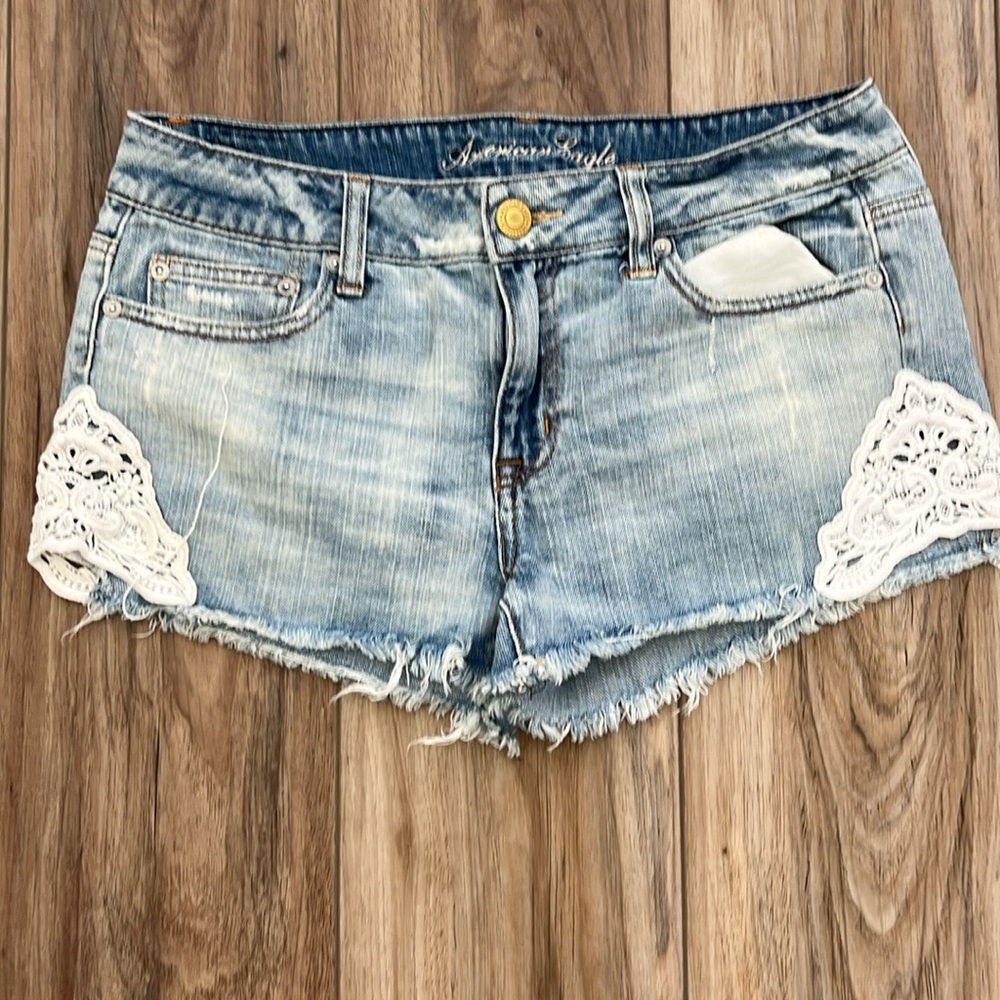 American Eagle crochet lace trim denim cut off shorts size 10